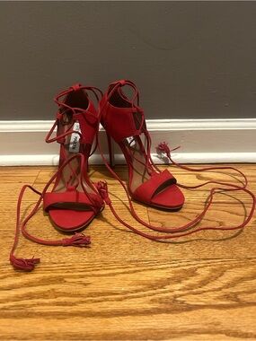 Steve Madden, Bright red lace-up high heels